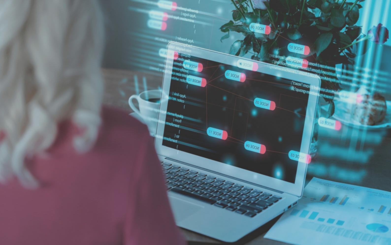 Teilnehmer während einer praktischen UX-Design-Übung